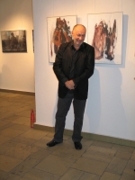 <h4>Janusz Baran - autor wystawy <em>lady materii - materia ladw</em> - na wernisau w Galerii BWA Sandomierz 27.08.2010r.</h4>