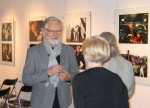 Andrzej Seweryn w rozmowie z gomi - finisa wystawy Renaty Pajchel w Galerii BWA w Sandomierzu, 30.04.2016 r.